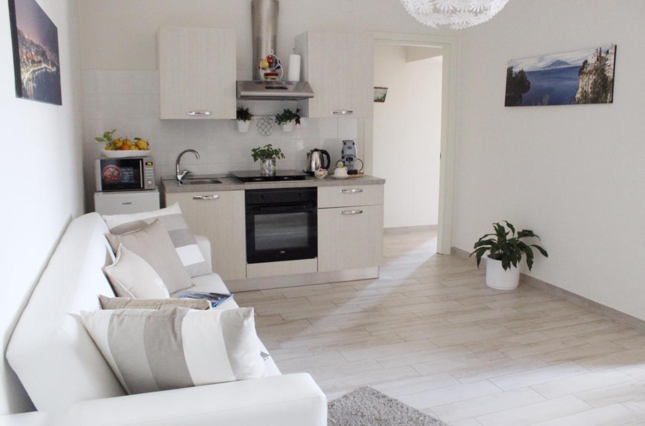 Vesuvio House Appartamento Indipendente E Centrale サンタニェッロ エクステリア 写真